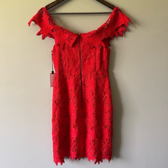 ASTR THE LABEL RED FLORAL CROCHET BODYCON MINI DRESS RED SIZE SMALL - Picture 5 of 5